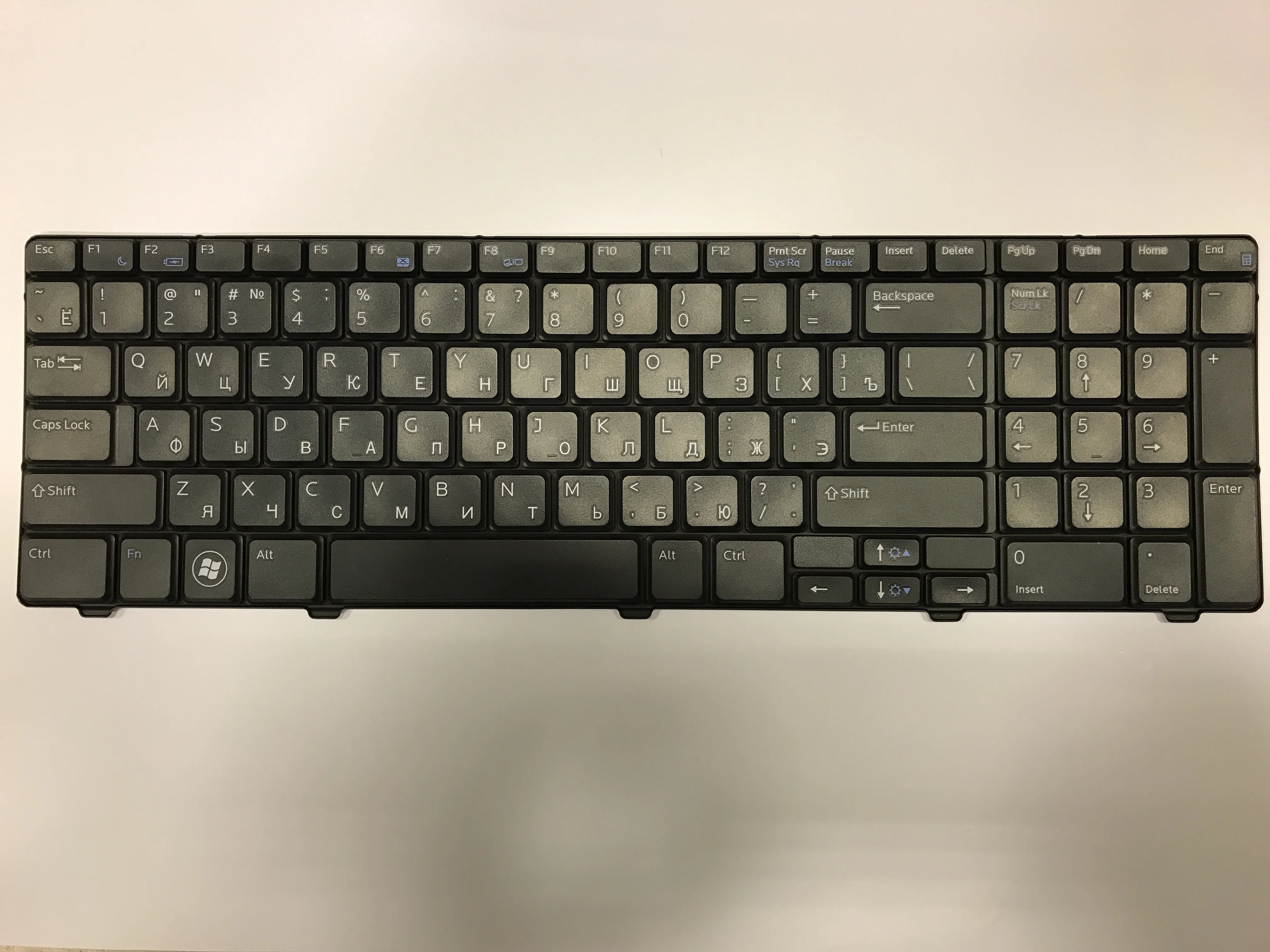 Klaviatuur sülearvutile Dell Vostro 3700 RUS originaal V104030AS1