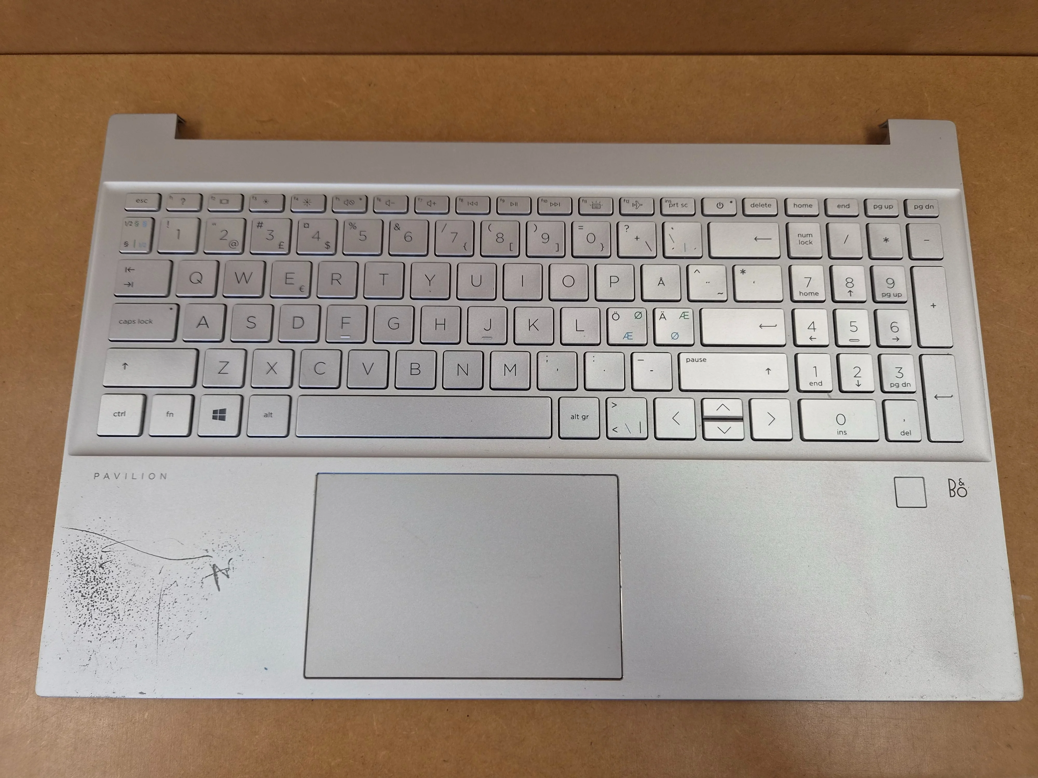HP Pavilion 15-eh0008no Klaviatuur ja Palmrest (Kasutatud)